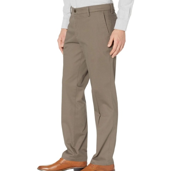 Dockers  Straight Fit Signature Khaki Lux Cotton Stretch Pants D2 - Creased - Picture 3 of 5